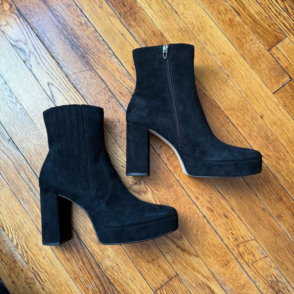 Dolce Vita Cinny Black Suede Platform Ankle Boots, US size 10